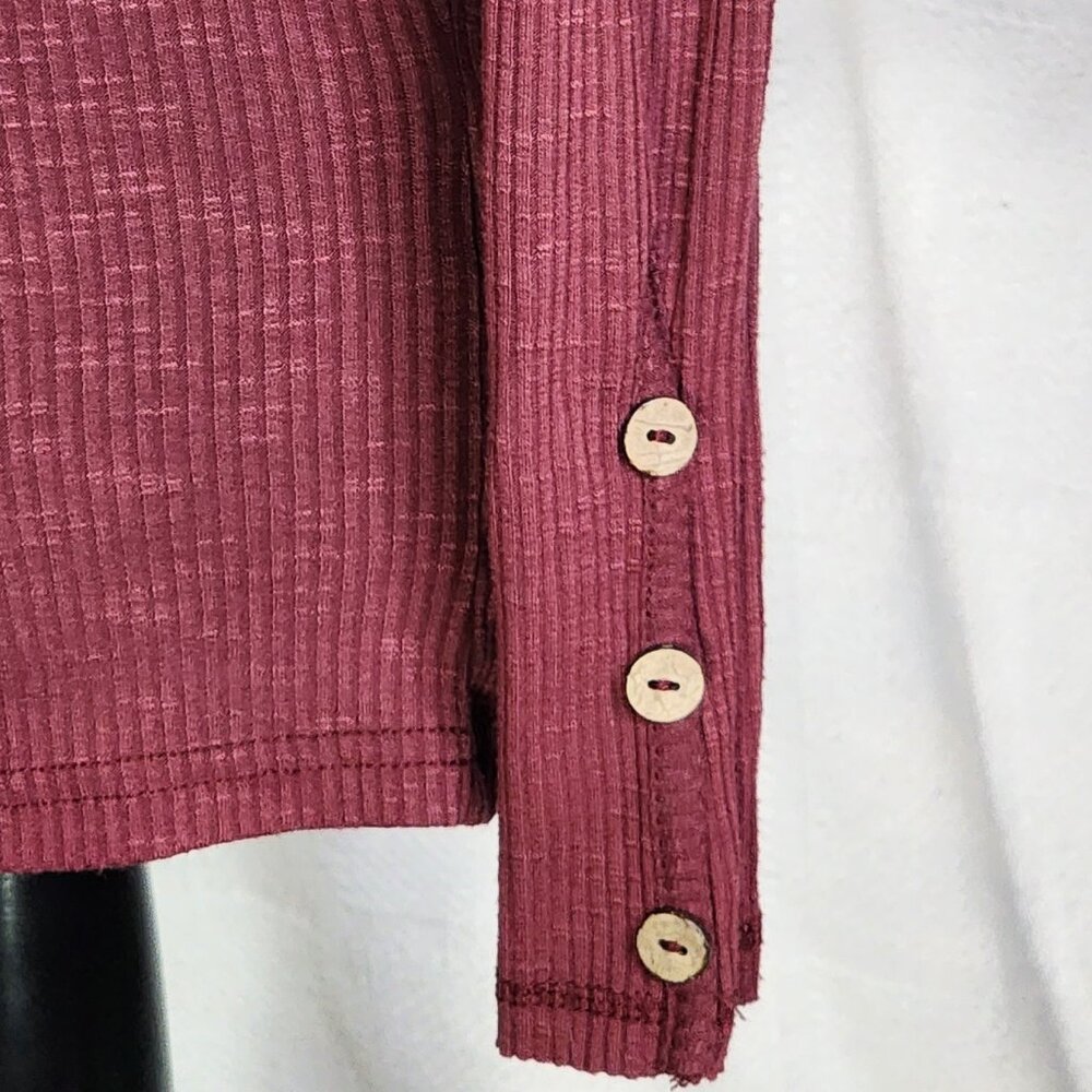 Kissfix Maroon Waffle Knit LS Henley Button Sleeve Detail Poly Rayon Top Size S - Picture 11 of 16